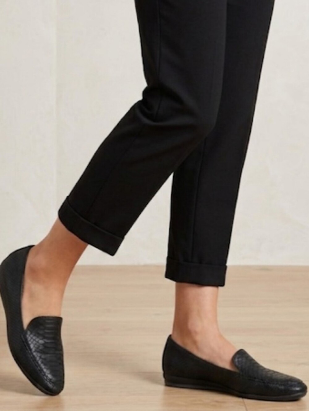 The FLEXX "Like New"Loafer Comfort shoes Black Leather Croc Print Flats sz 7